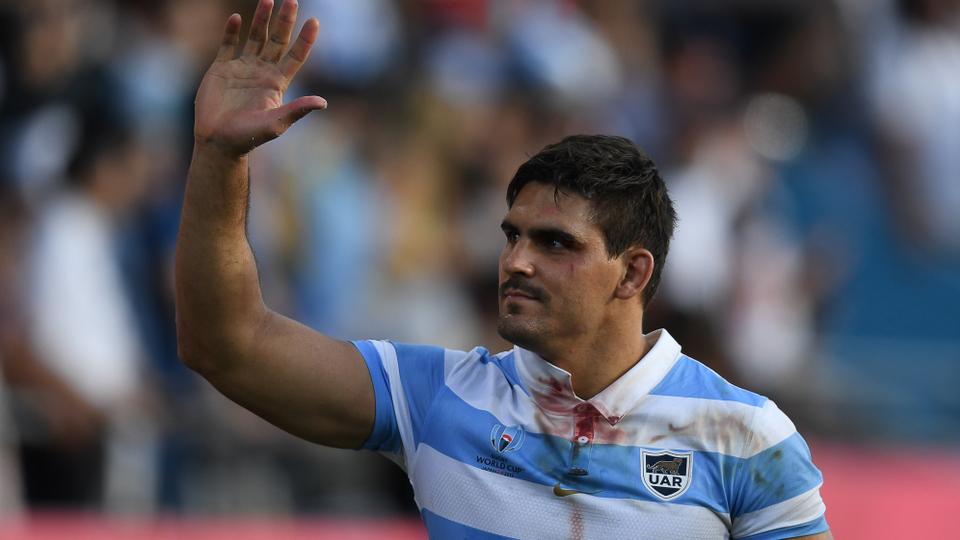 Argentina's flanker Pablo Matera waves after winning the Japan 2019 Rugby World Cup Pool C match between Argentina and the United States at the Kumagaya Rugby Stadium in Kumagaya on October 09, 2019. (CHARLY TRIBALLEAU / AFP / AFP)